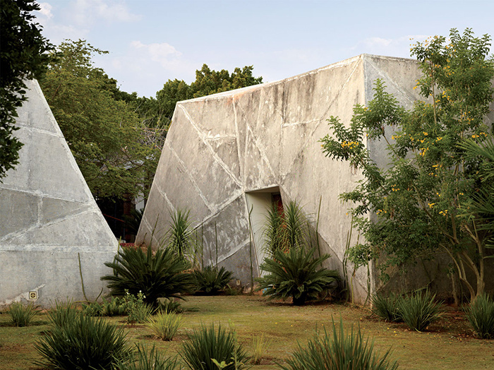 jorge_pardo_main7_jpg_7032_north_700x_white