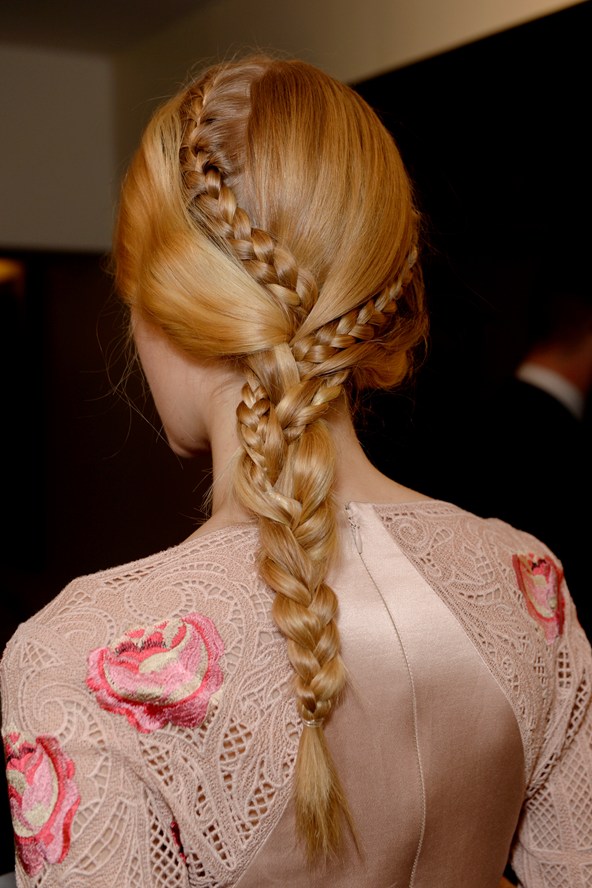 Temperley-London_14AB052-vogue-4nov14-james-cochrane-b_592x888